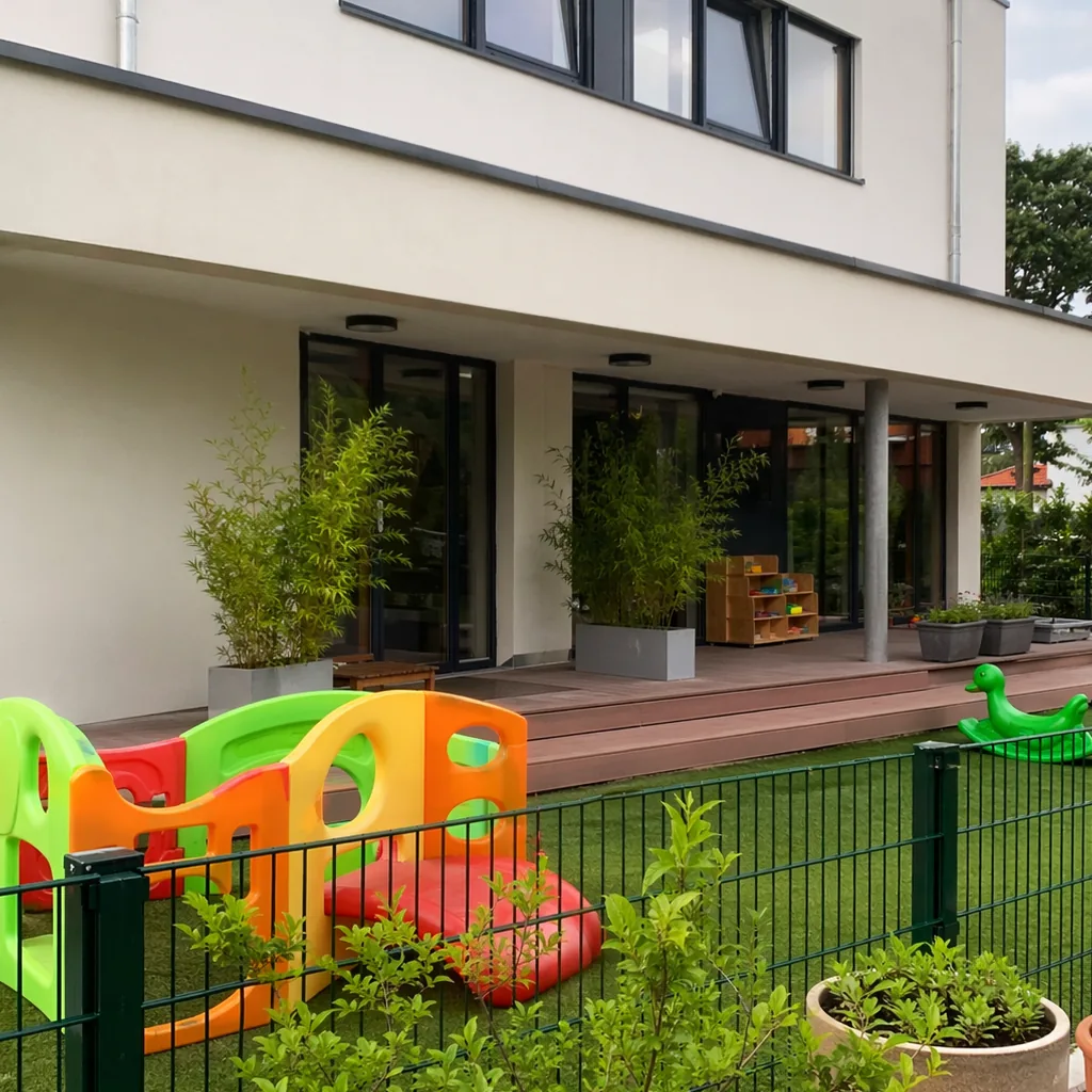 Childcare — Childcare (vue 1)
