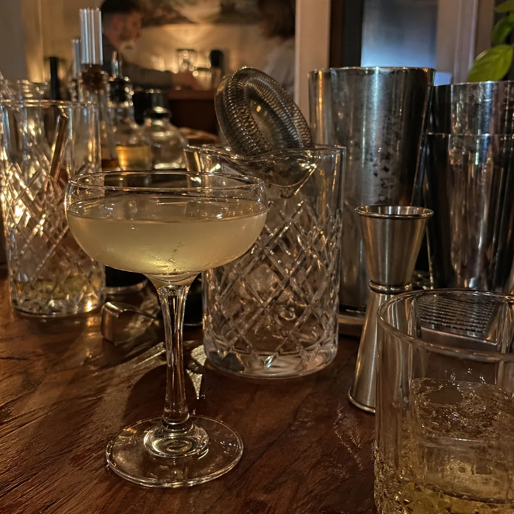 Cocktail Bar — Cocktail Bar (vue 1)