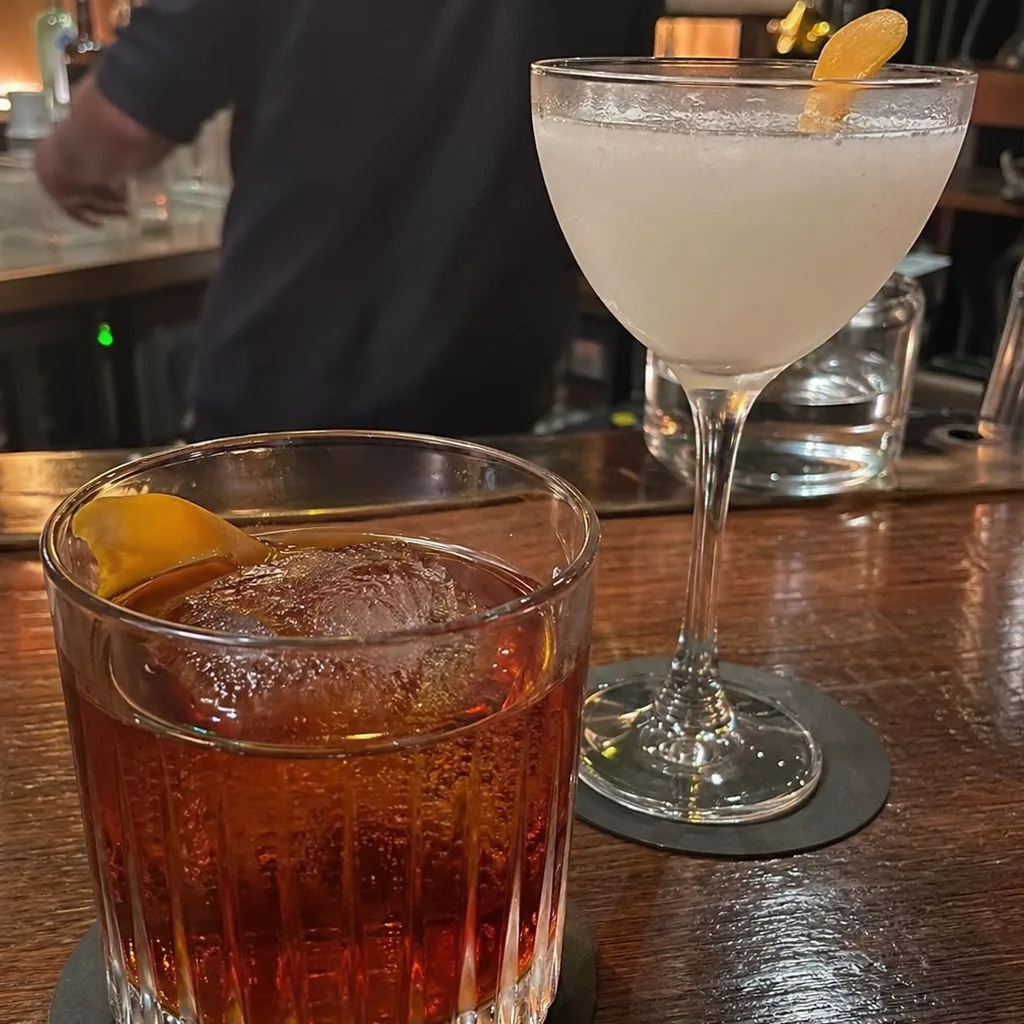 Cocktail Bar — Cocktail Bar (vue 4)