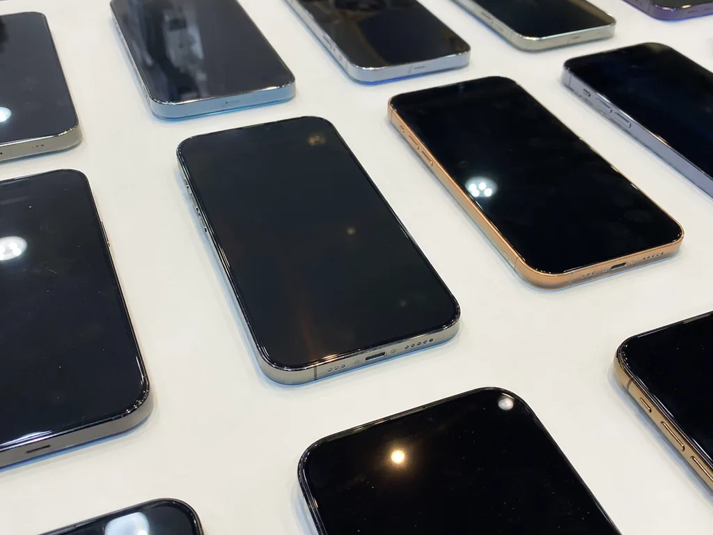 Smartphones & Tablets