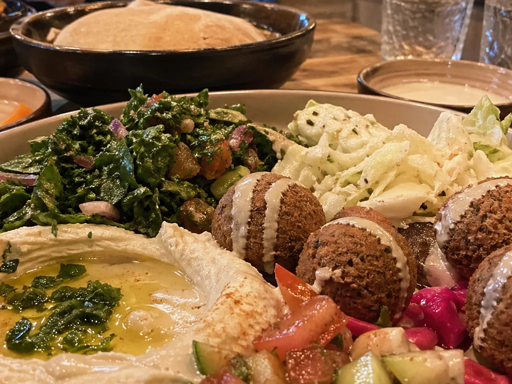 Hummus Beiruti