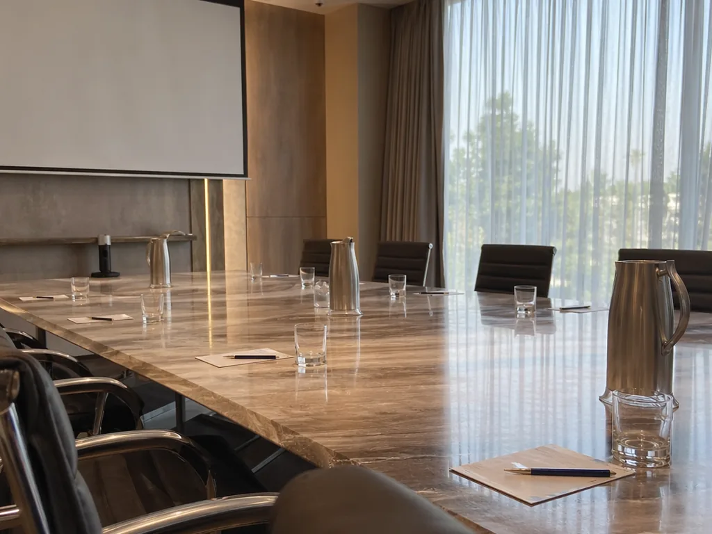 Sala de reuniones (½ día)
