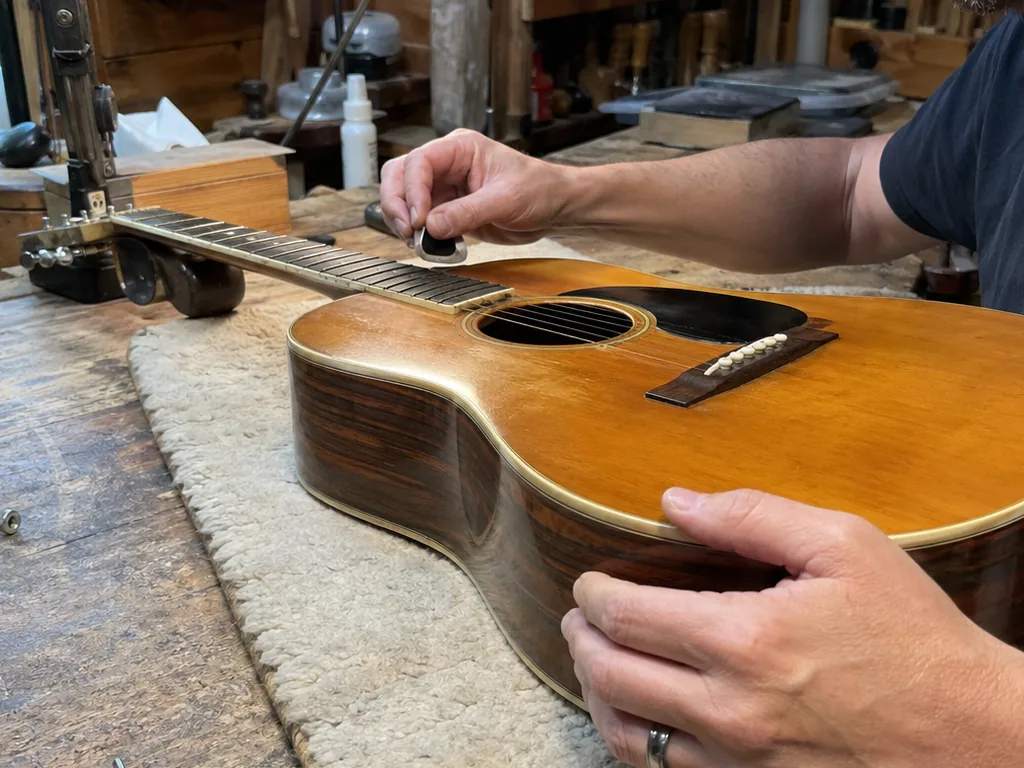 Bogen neu behaaren — Violine/Cello