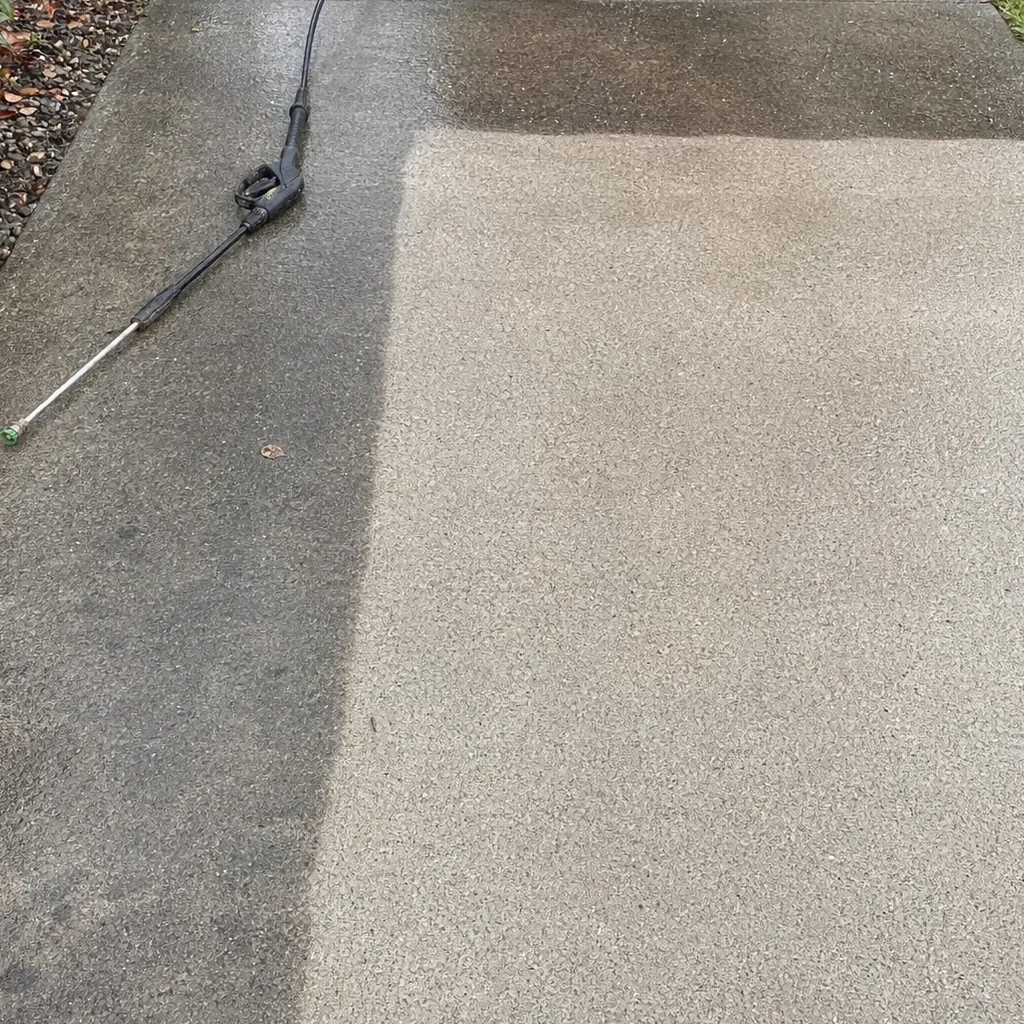 Pressure Washing — Pressure Washing (vue 4)