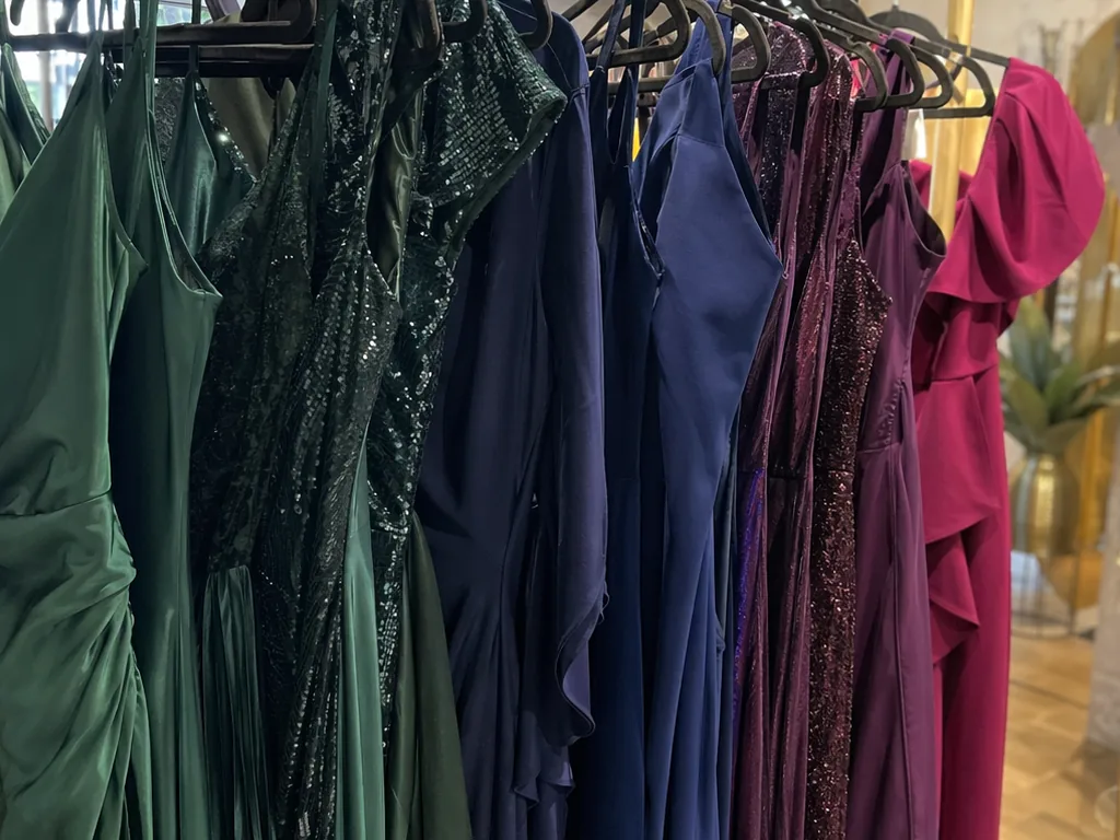 Kleider & Jumpsuits